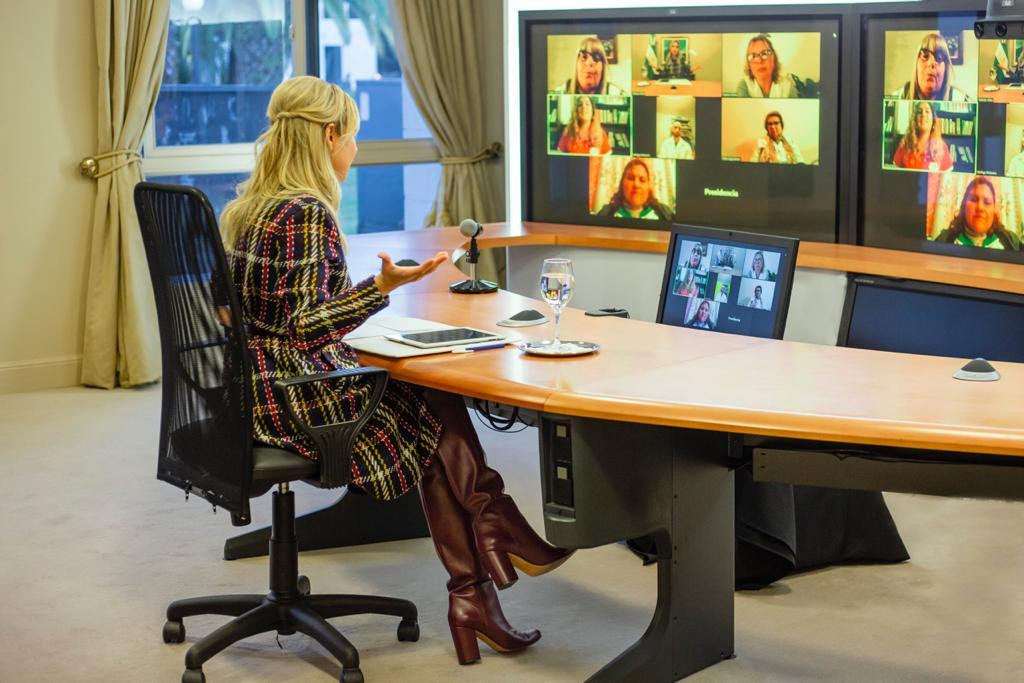 Fabiola Yáñez, encuentro virtual con maestros de diferentes provincias, Presidencia