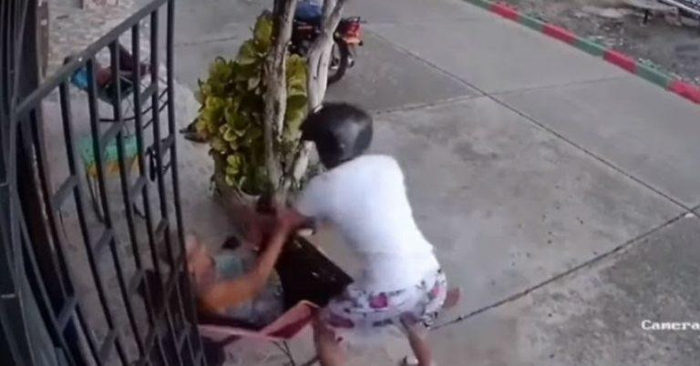 Golpiza de abuela a ladrón, captura de video