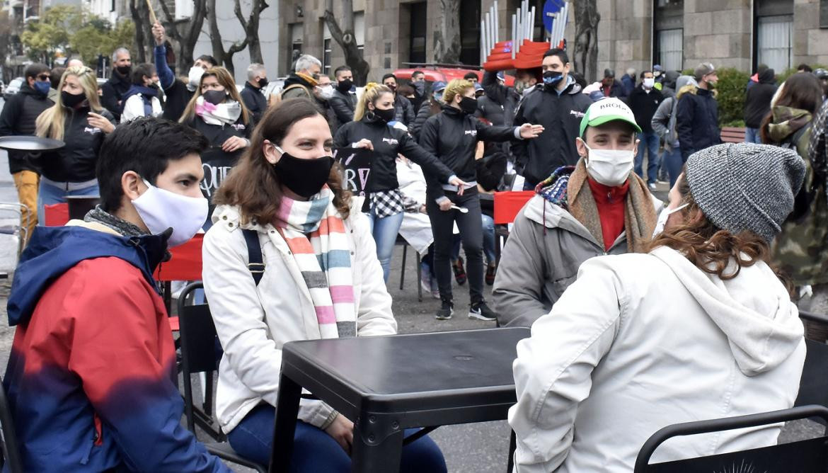 Coronavirus, Argentina, pandemia, reuniones sociales, NA