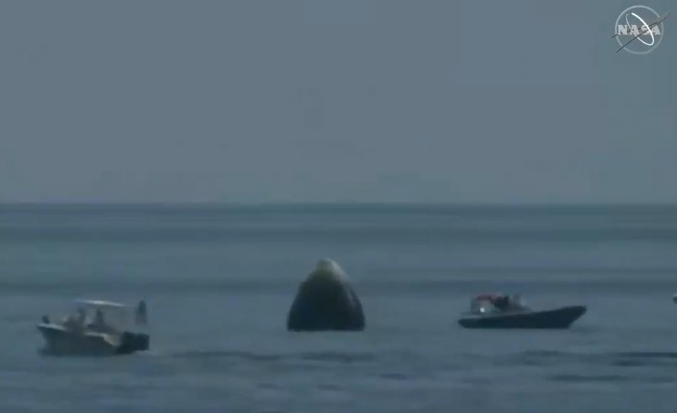 Llegada del SpaceX al mar, Foto NASA, Reuters	