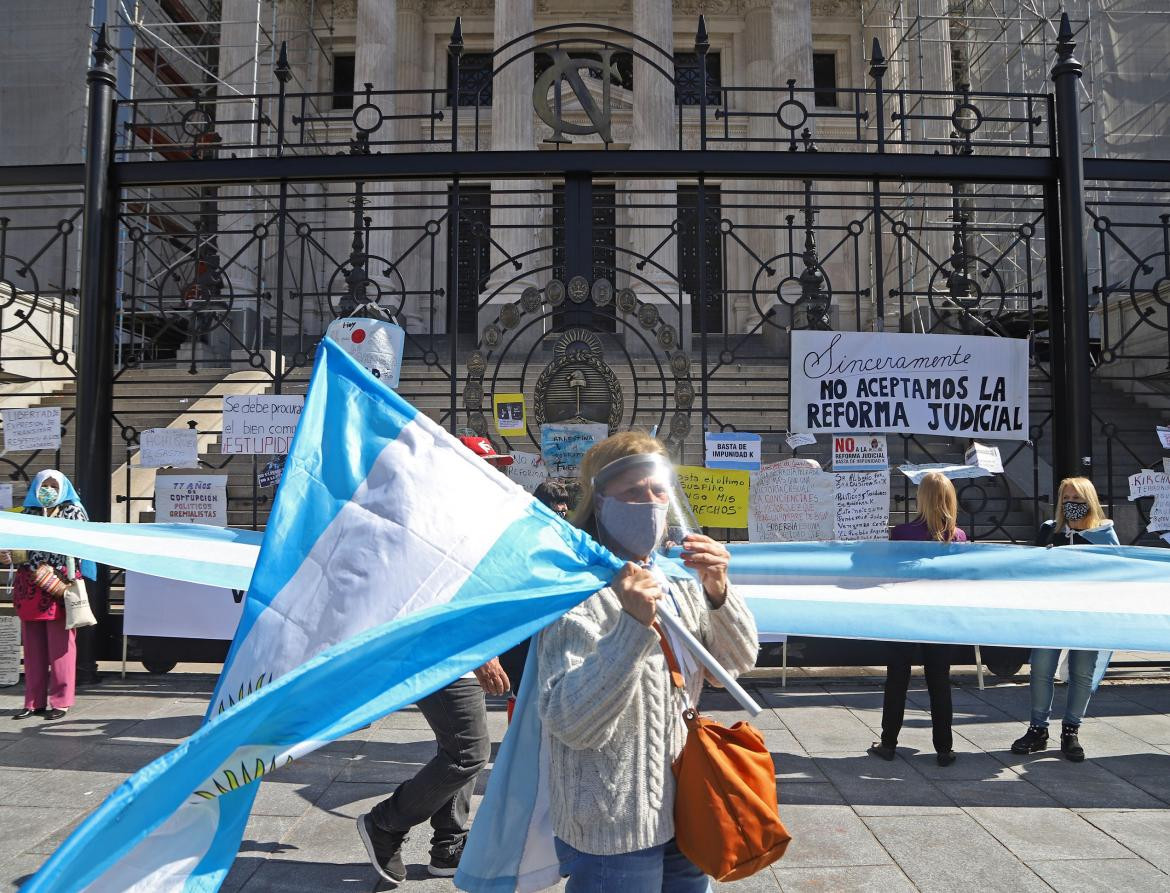 Manifestantes que se oponen a la reforma judicial impulsada por el oficialismo, Agencia NA