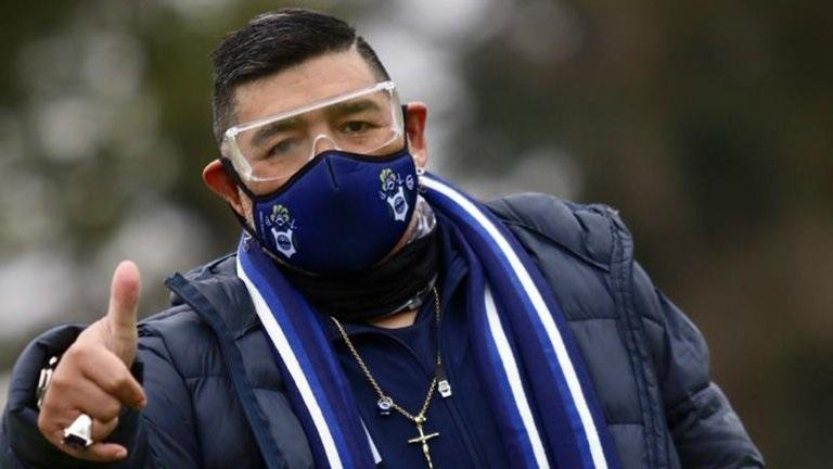 Diego Maradona en entrenamiento de Gimnasia LP