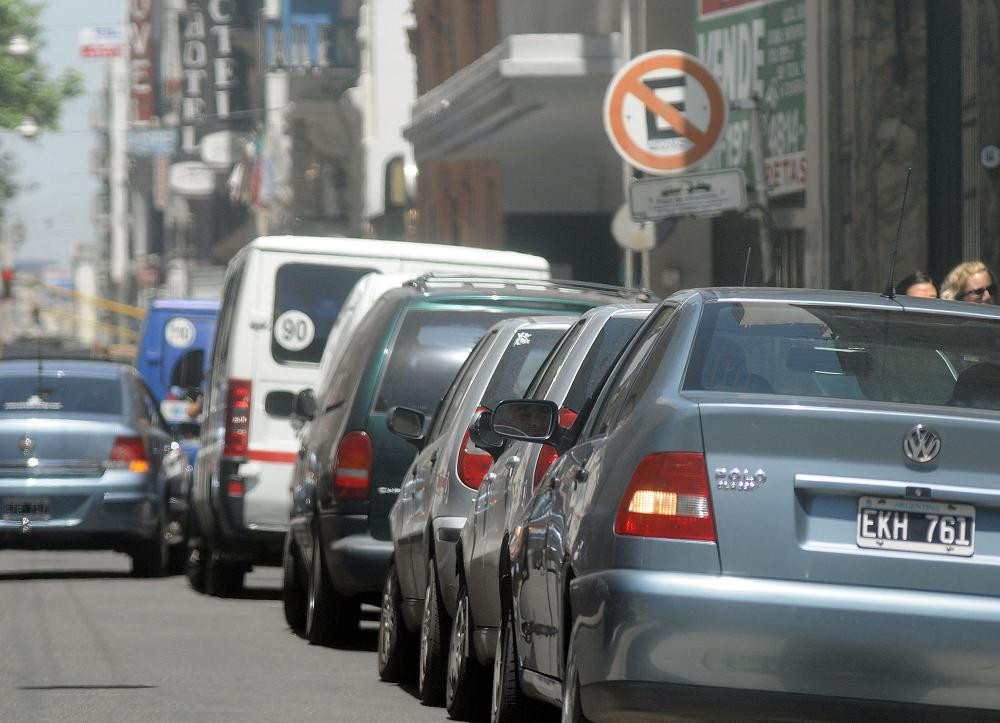 Autos, estacionamiento, multas, NA