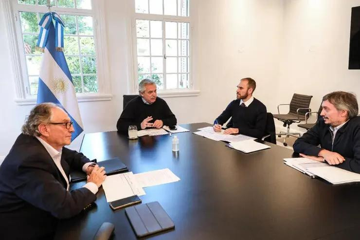 Carlos Heller y Máximo Kirchner, junto a Alberto Fernández y Martín Guzmán