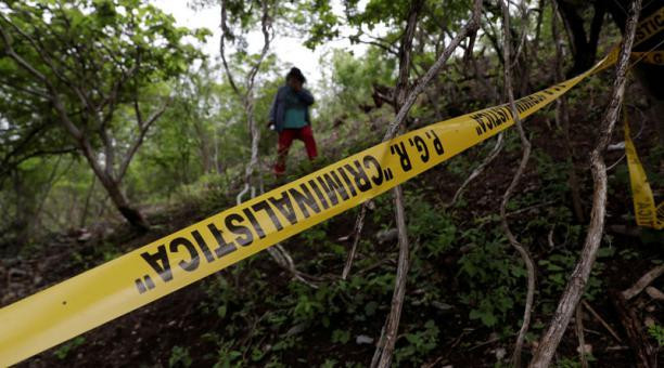 Mexico: Hallan 13 cuerpos en una camioneta