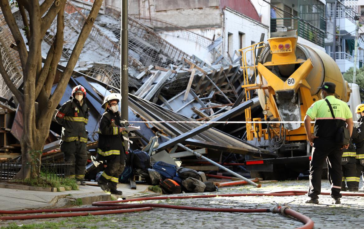 Derrumbe en obra en construcción en Belgrano, NA