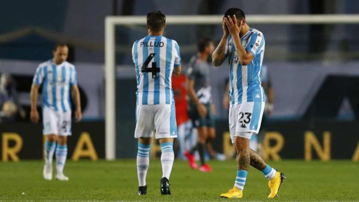 Racing le ganó a Estudiantes de Mérida, pero terminó segundo en su grupo