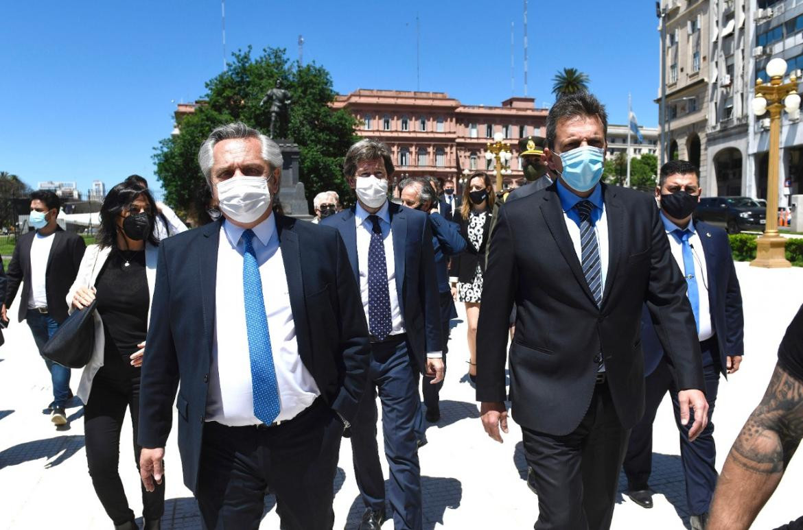 Alberto Fernández junto a Cafiero y Massa, caminaron desde La Rosada hasta el CCK en el homenaje a Néstor Kirchner, Prensa Massa