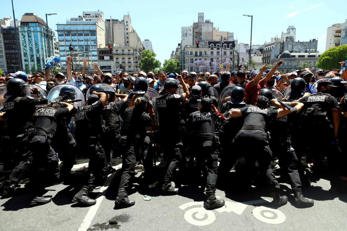 Incidentes en la despedida de Maradona, Reuters.