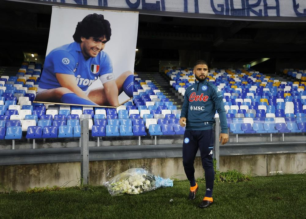 Nápoli vs. Roma, homenaje a Maradona, Serie A, fútbol de Italia, Reuters