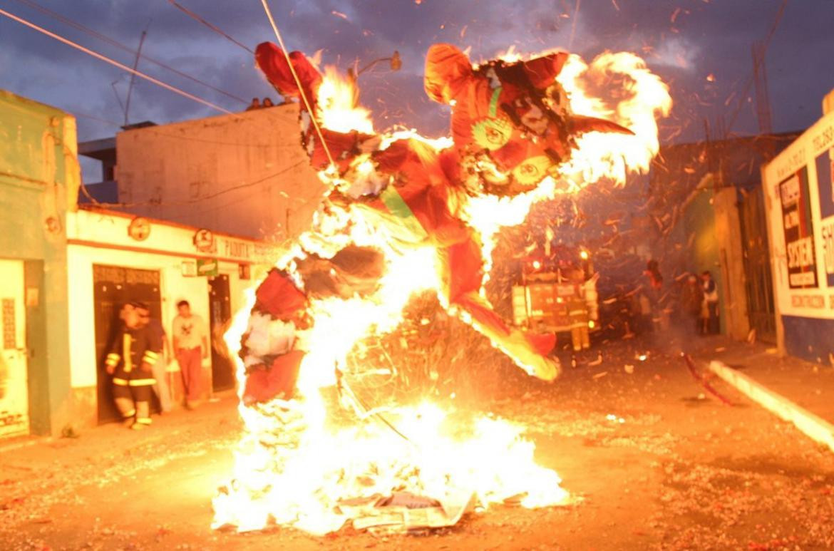 Quema del diablo, tradición de Navidad