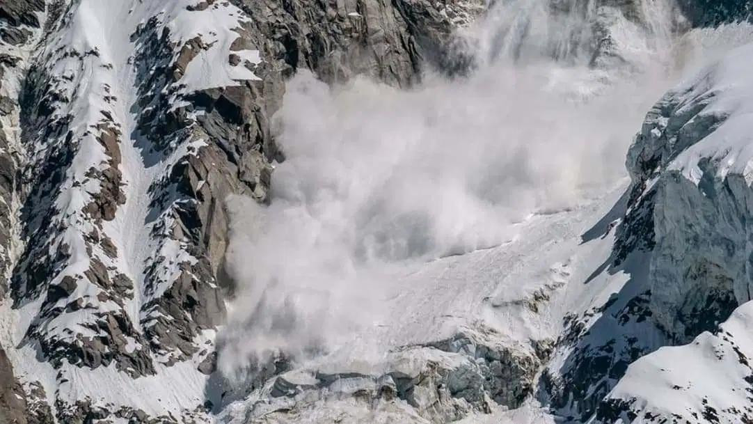 Avalancha en Irán, nieve, centro de esquí, Foto Twitter