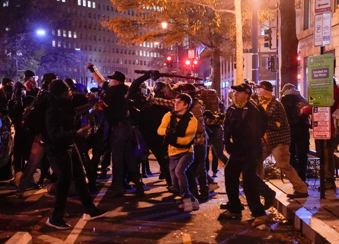 Marcha y protesta en Estados Unidos, Proud Boys, supremacistas blancos, REUTERS