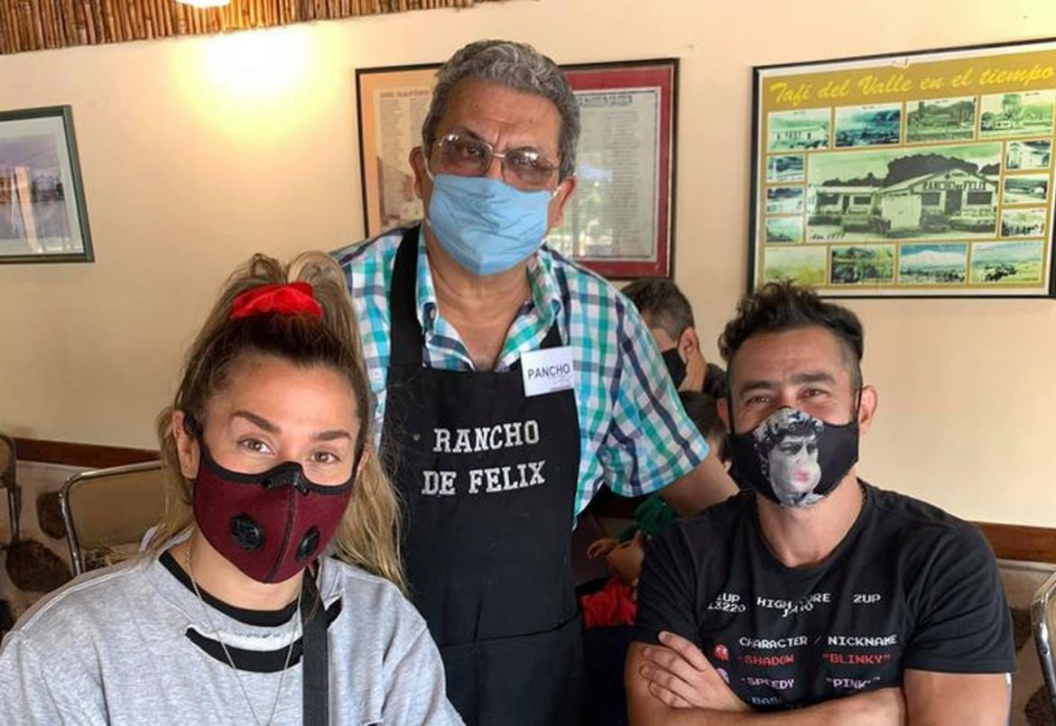 La nueva foto de Jimena Barón y El Tucu en un restaurant