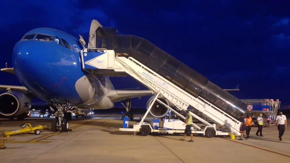 Avión de Aerolíneas Argentinas que viaja Rusia para traer la vacuna Sputnik V, NA