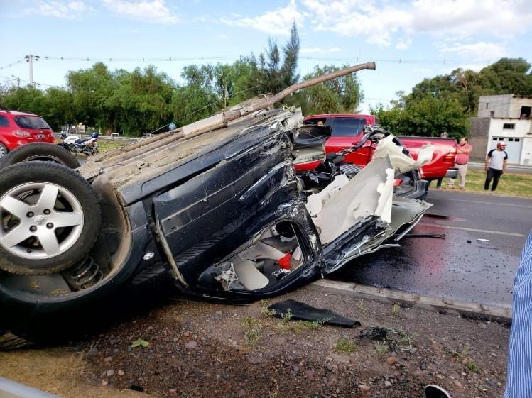 Impresionante accidente en Rawson