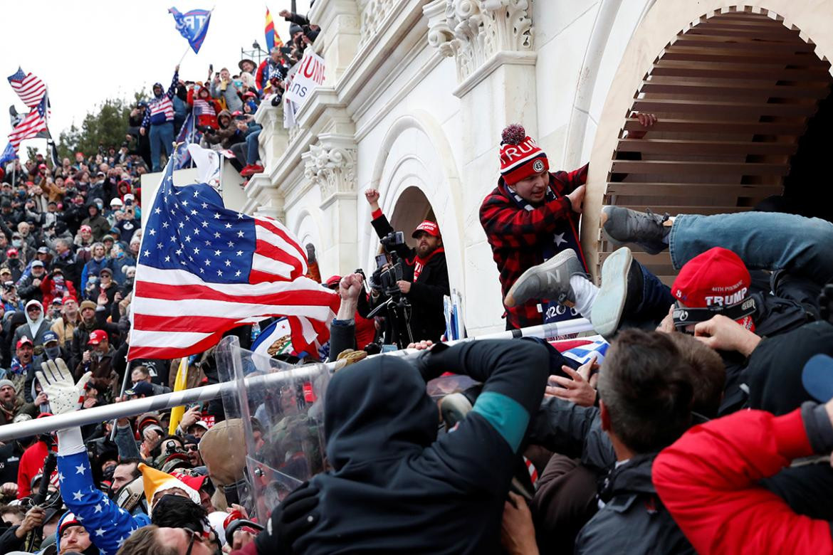 Incidentes en el Capitolio de Estados Unidos por sucesión de Trump, REUTERS