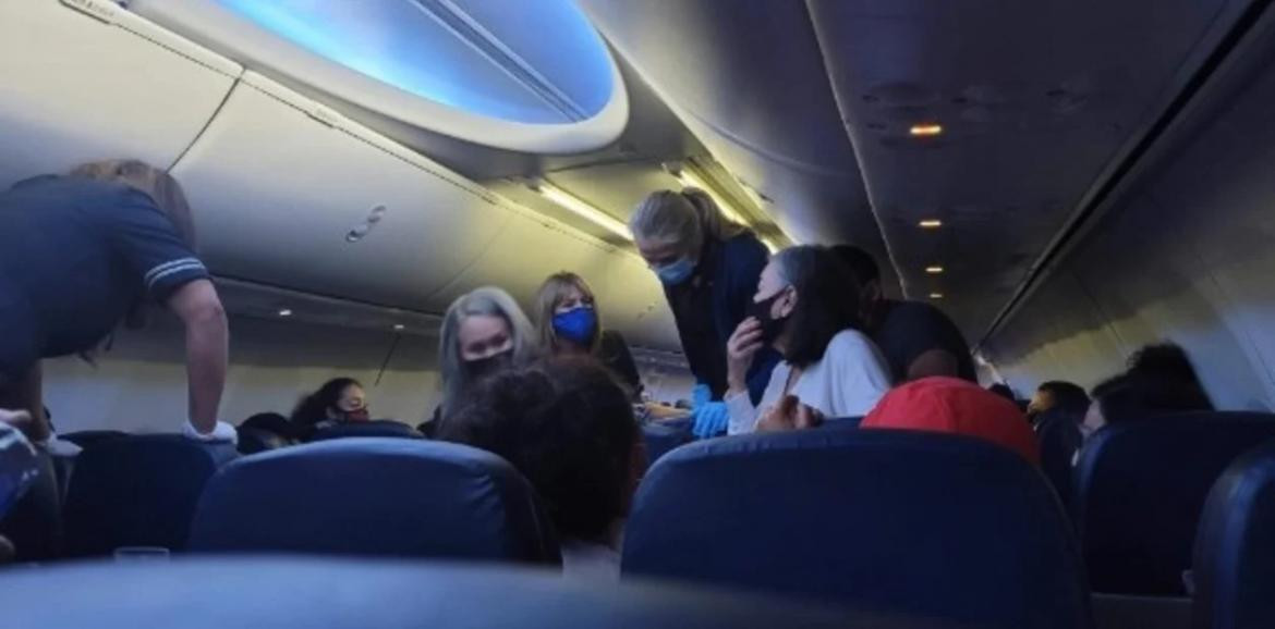 Pasajera con coronavirus en el avión