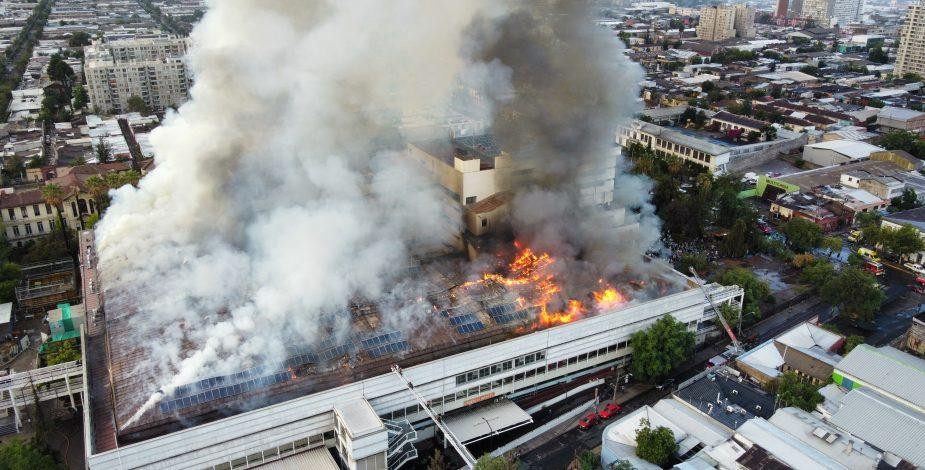 Incendio en hospital de Niños de Chile