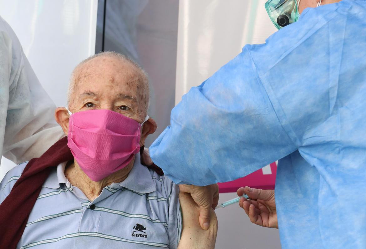 Vacunación de adultos mayores en Argentina, coronavirus, NA