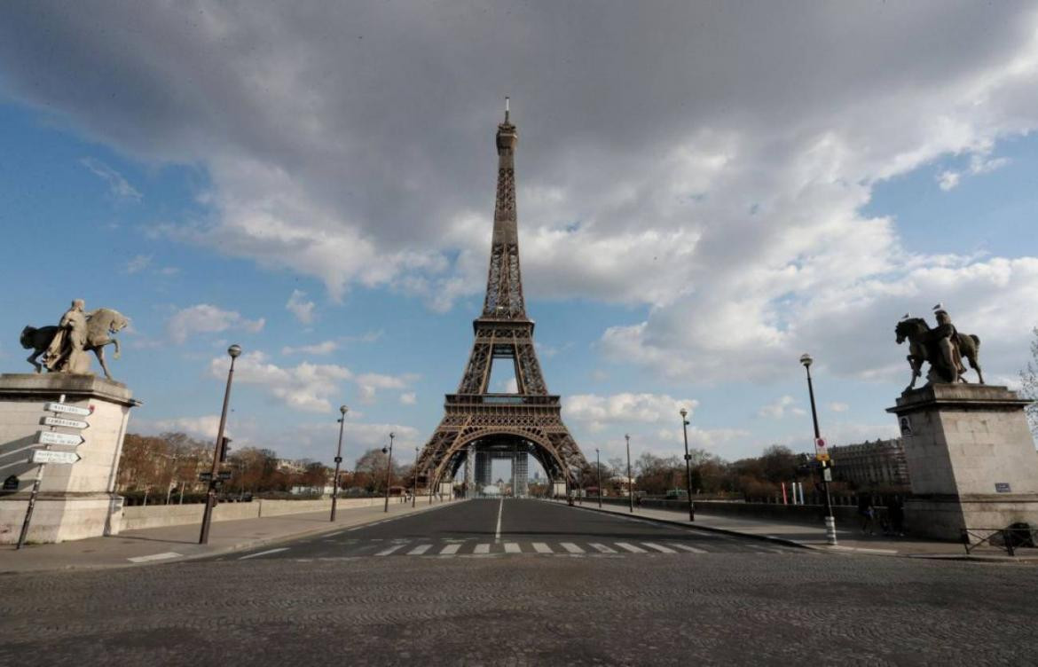 Torre Eiffel durante el confinamiento