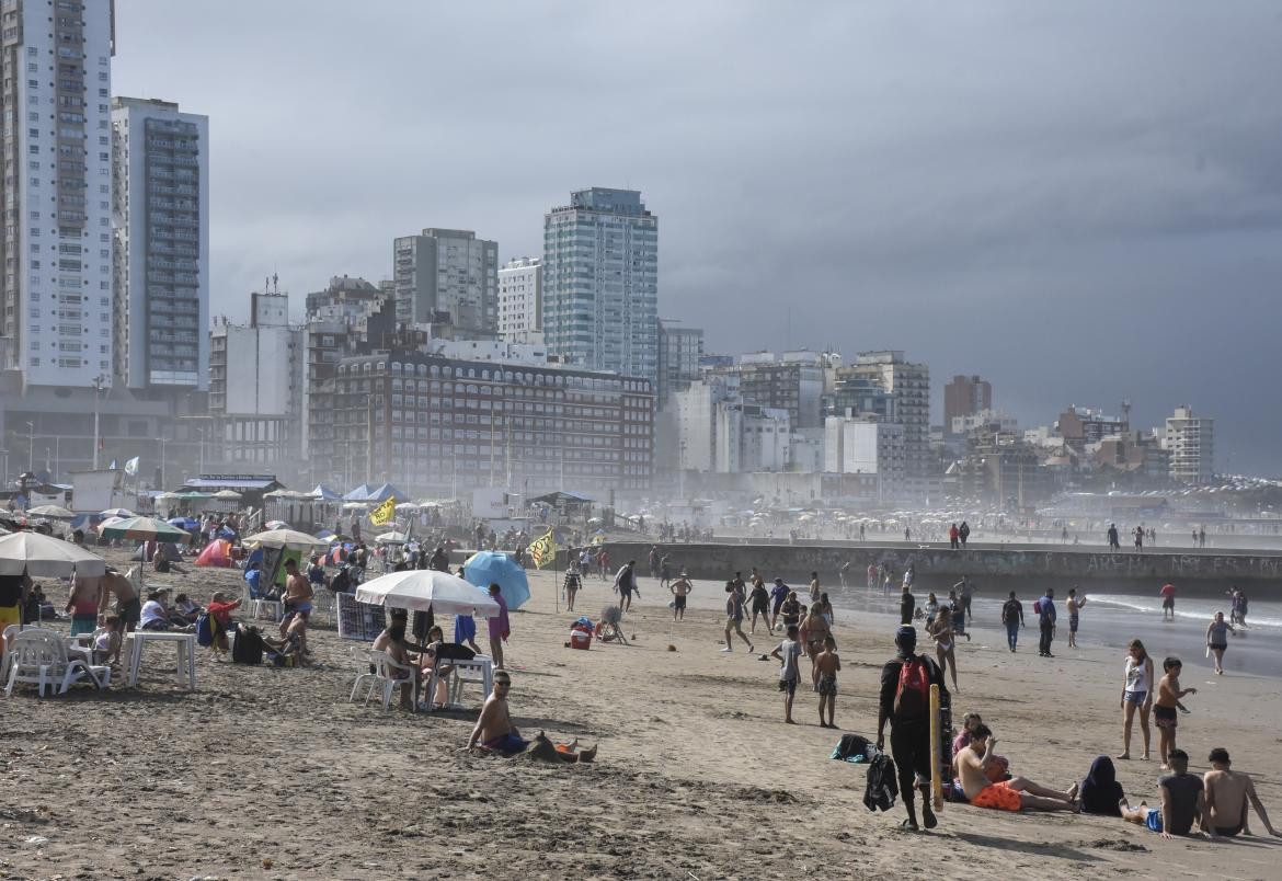 Verano en Mar del Plata, día soleado, NA