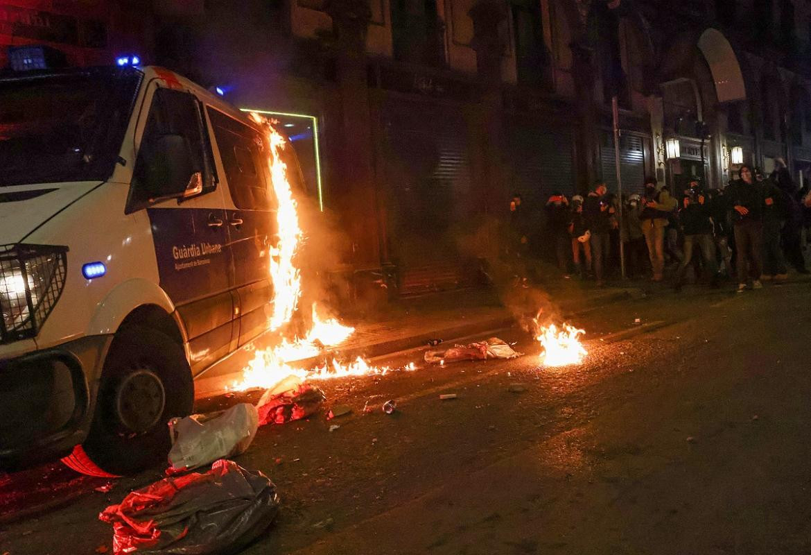 Incidentes en Barcelona por la detención del rapero Pablo Hasél, Reuters.