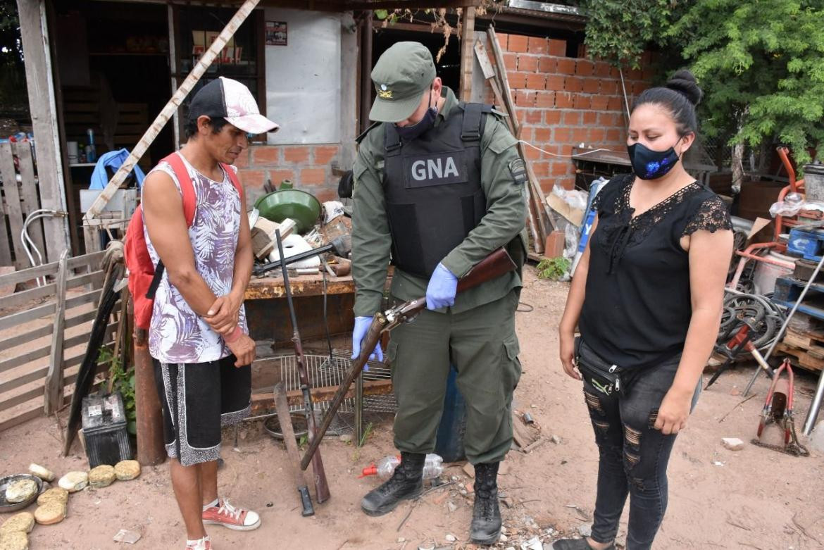 Traficaban aceite comestible a Bolivia a través de una manguera por la frontera, Fotos de Gendarmería Nacional