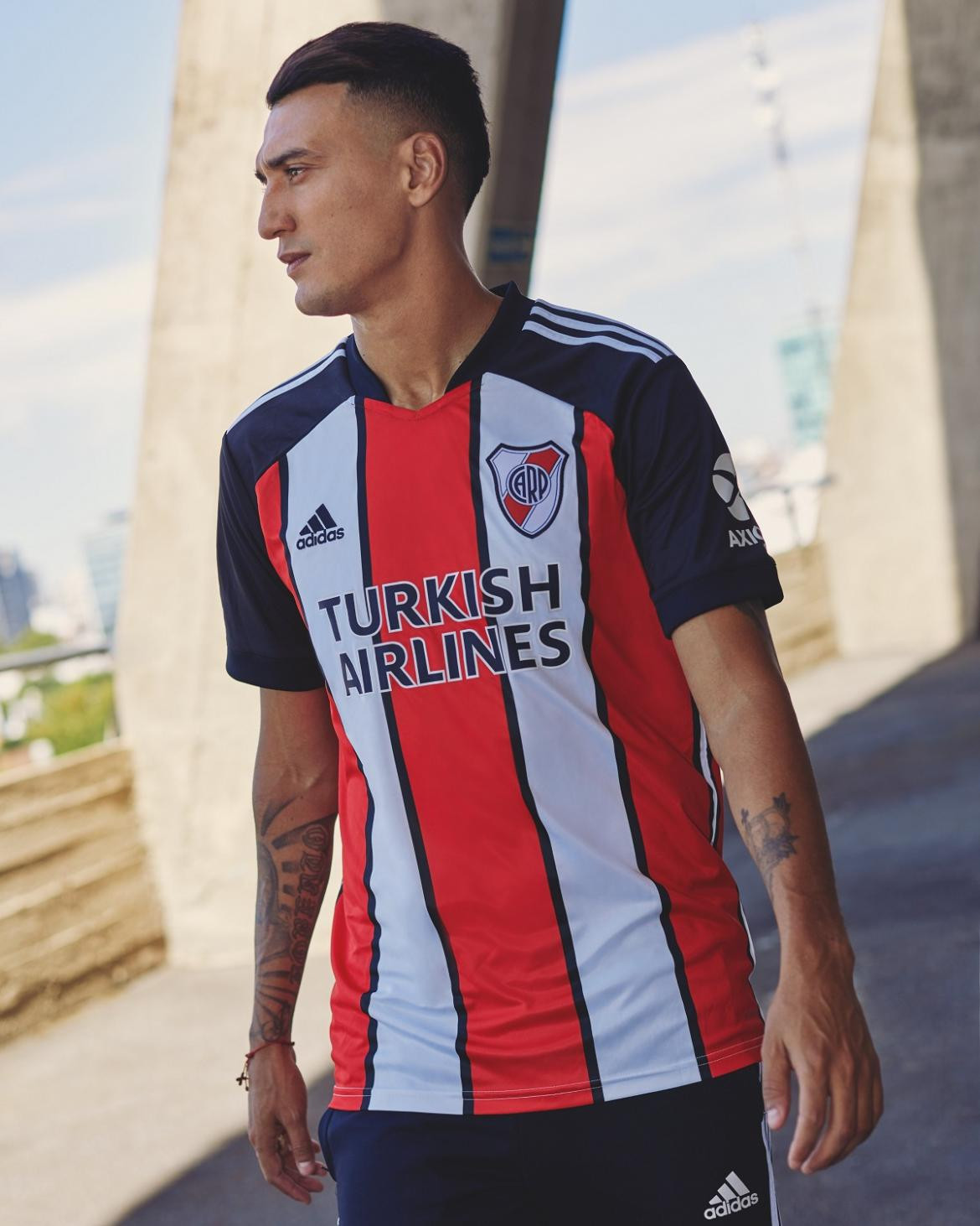 River presentó su nuevo camiseta, Twitter: CARP