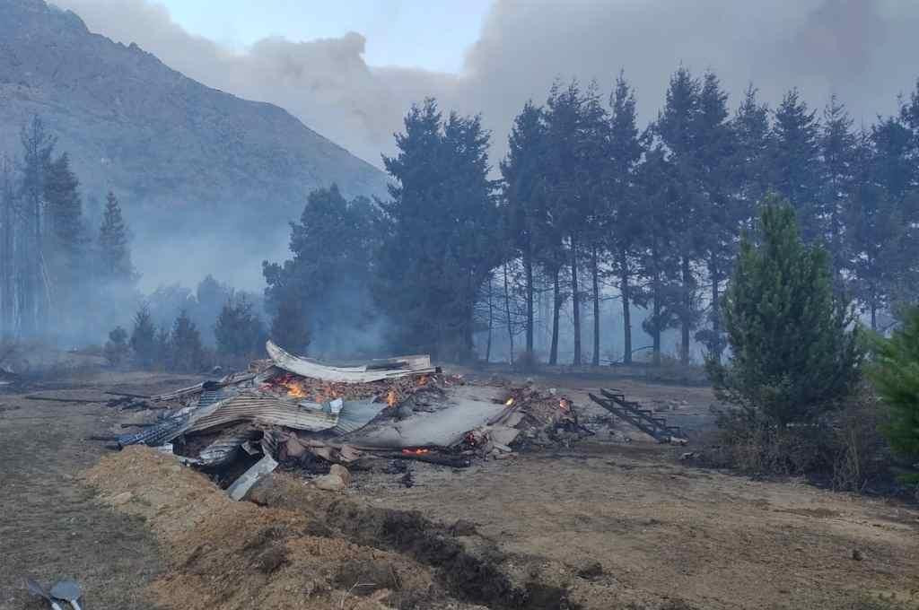 Patagonia bajo fuego: ya son dos las víctimas fatales por los incendios en Chubut