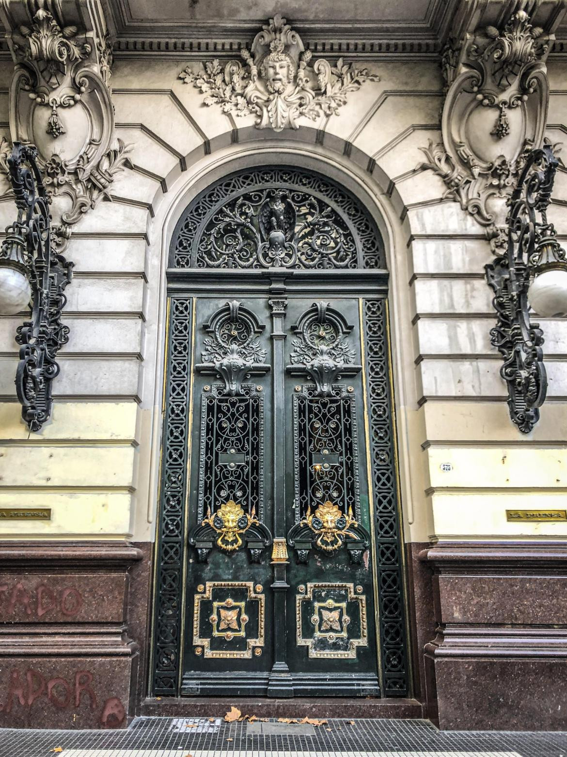 Avenida de Mayo, edificio La Prensa, turismo, Buenos Aires