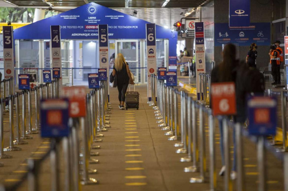 Aeropuerto, viajes, viajes al exterior, pandemia de coronavirus, NA