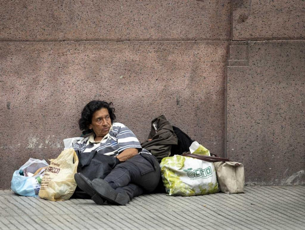 Pobreza en Argentina, gente en la calle, NA