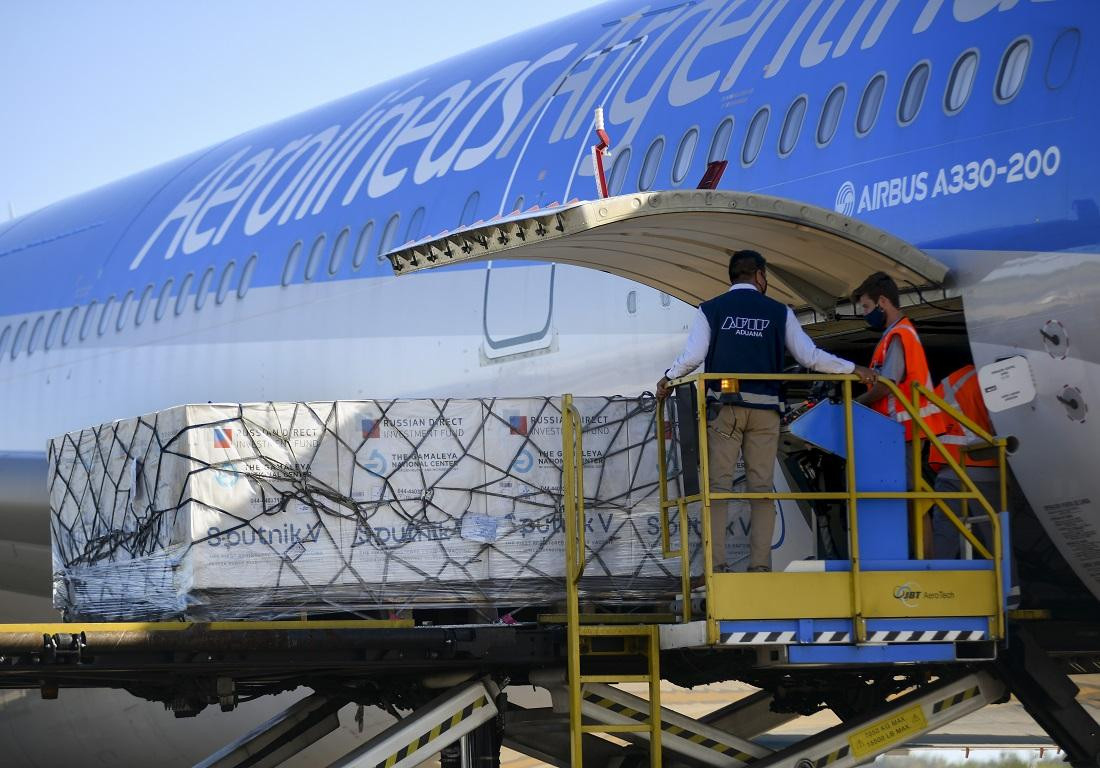 Vacuna rusa Sputnik V contra coronavirus, avión de Aerolíneas Argentinas, NA