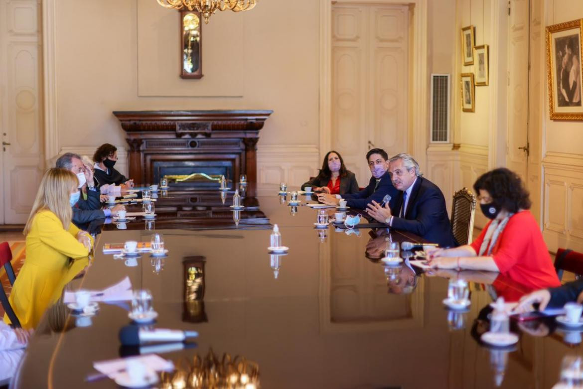 Alberto Fernández encabezó la Mesa de Salud y Educación