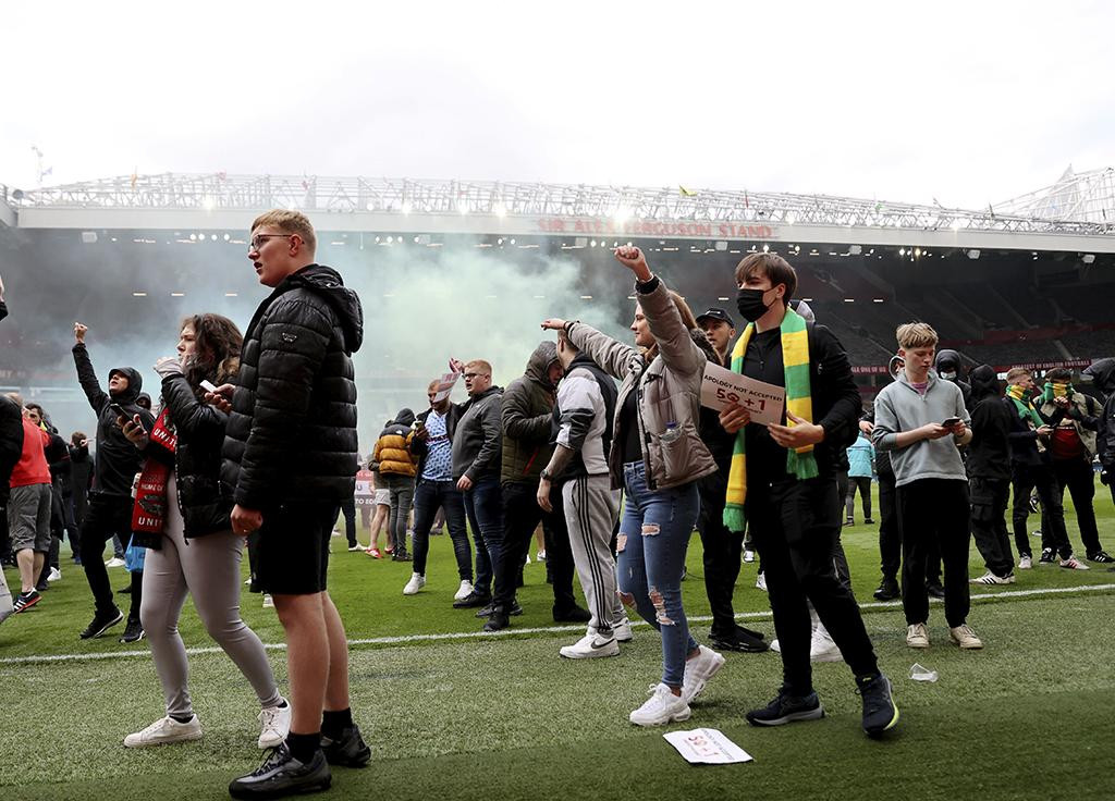 Hinchas del Manchester United invadieron Old Trafford, Premier League, fútbol inglés, Reuters