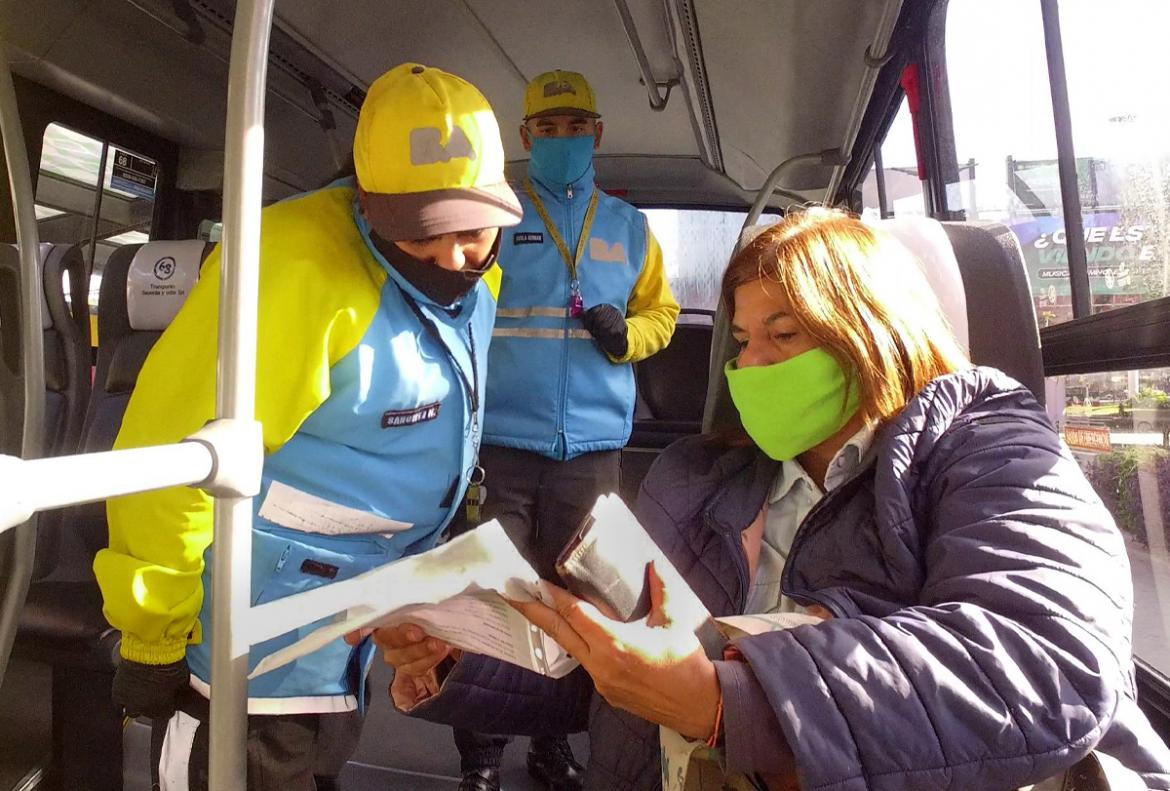 Coronavirus, Argentina, pandemia, controles en transporte público, NA