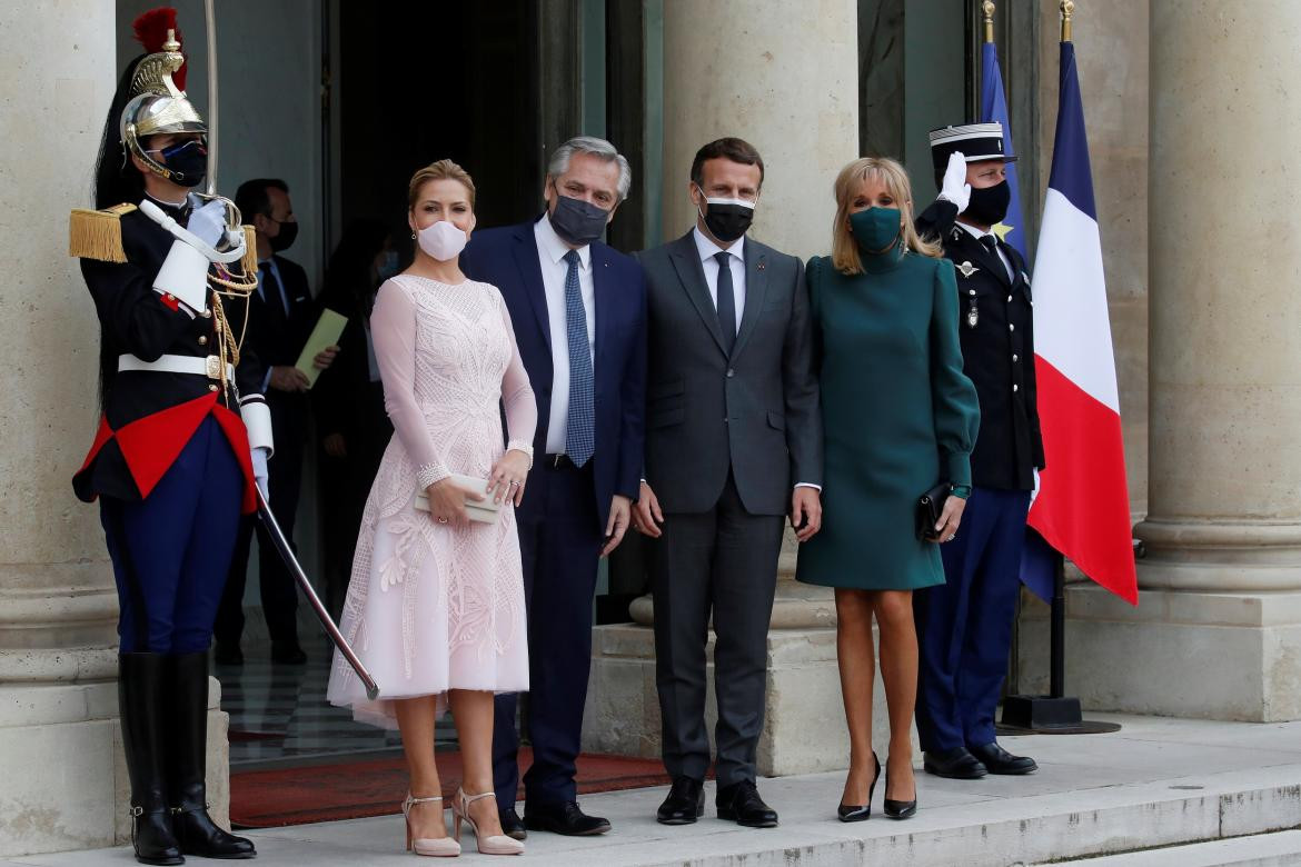 Alberto Fernández con Emmanuel Macrón, París, Reuters