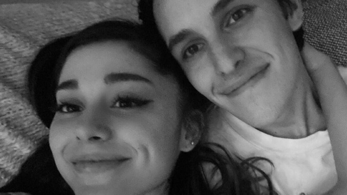 Ariana Grande se casó en secreto con Dalton Gómez