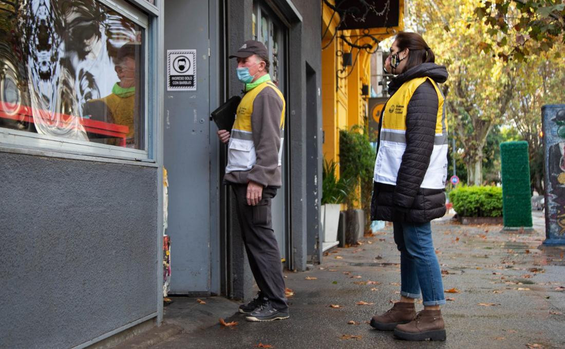 Controles y tareas de prevención contra coronavirus en bares y restaurantes de Ciudad de Buenos Aires, NA