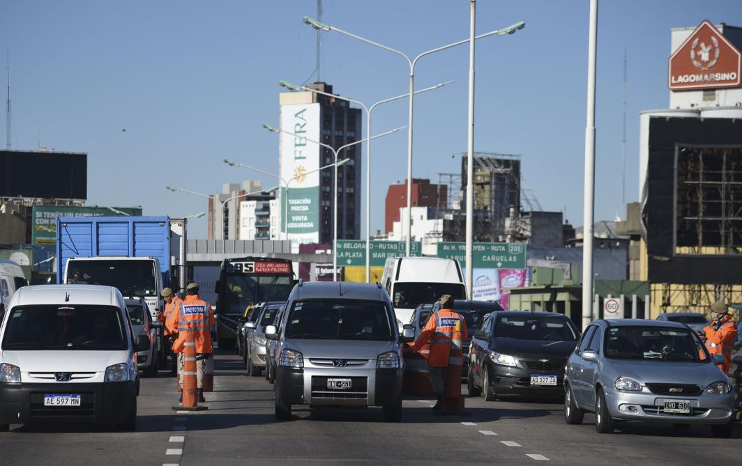 Controles vehiculares en accesos a CABA por pandemia de coronavirus, NA