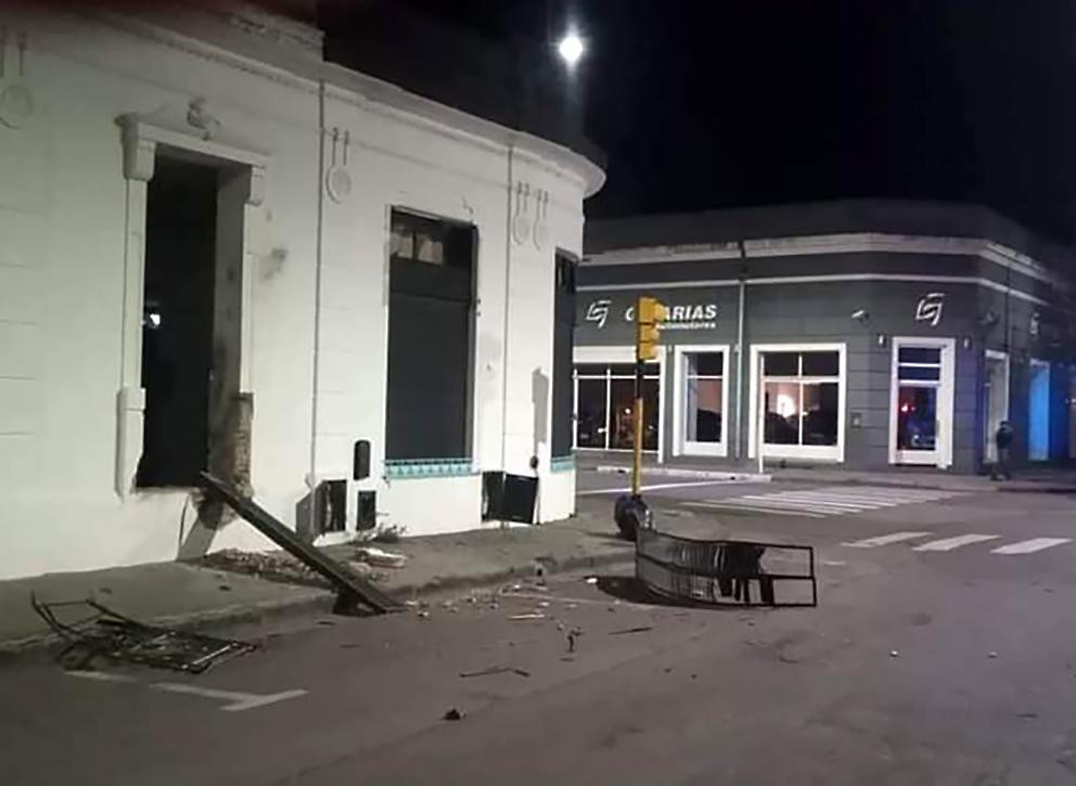 Ataque a la sede del Frente de Todos en Bahia Blanca, AGENCIA NA