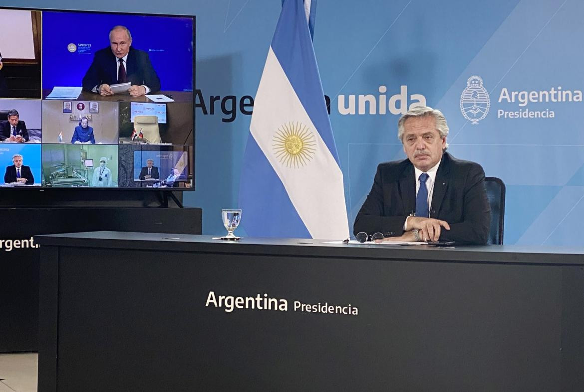 Alberto Fernández y Vladimir Putin, anuncian el inicio de la producción de la vacuna Sputnik V en la Argentina, NA