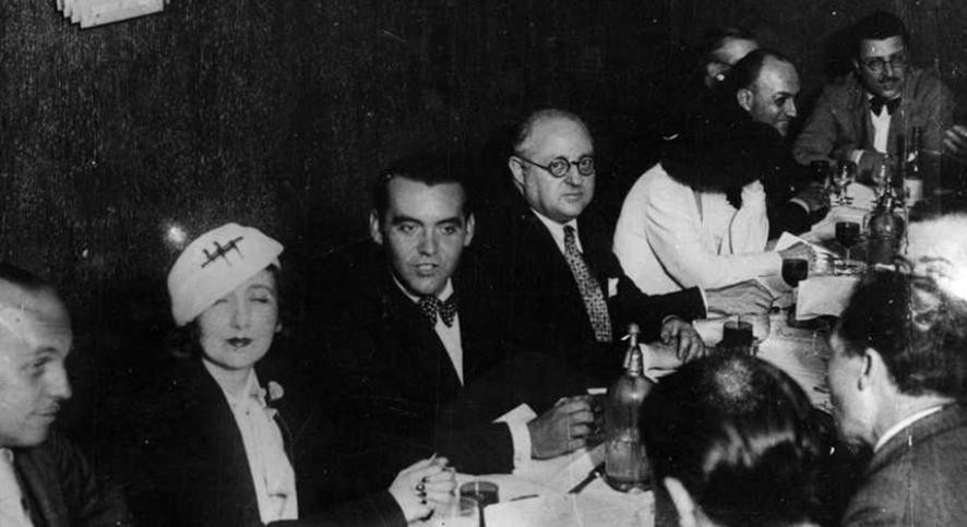 Federico García Lorca siendo agasajado en Buenos Aires