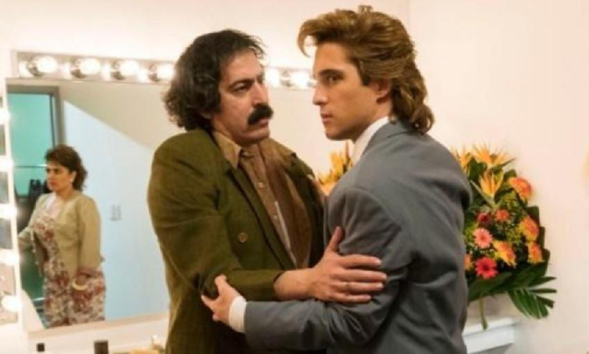 Martín Bello y Diego Boneta caracterizados como Tito Gallego y Luis Miguel.