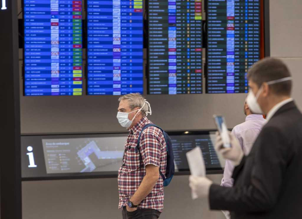 Turistas en el Aeropuerto de Ezeiza, NA