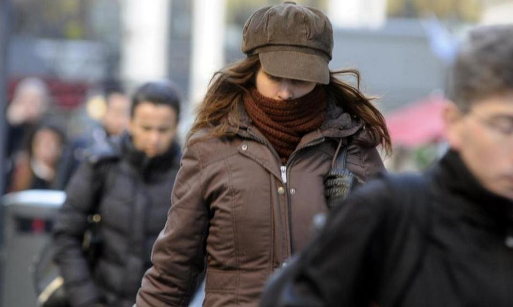 Se mantiene la advertencia violeta por bajas temperaturas en la Ciudad y sus alrededores