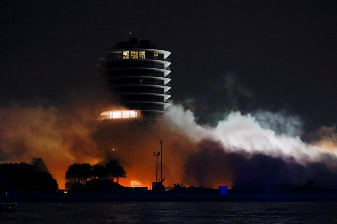 Derrumbe en Miami: demolieron la parte del edificio que seguía en pie, Reuters.