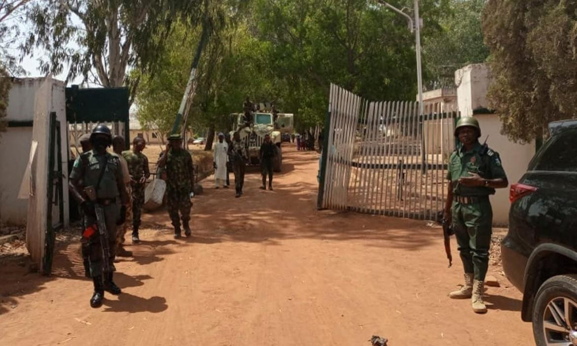 Hombres armados secuestraron a más de 100 estudiantes de una escuela de Nigeria