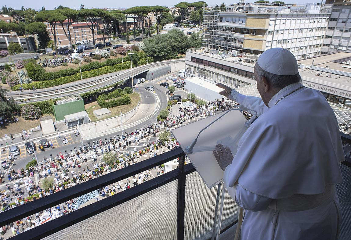 Papa Francisco, Iglesia, Angelus desde el hospital, REUTERS